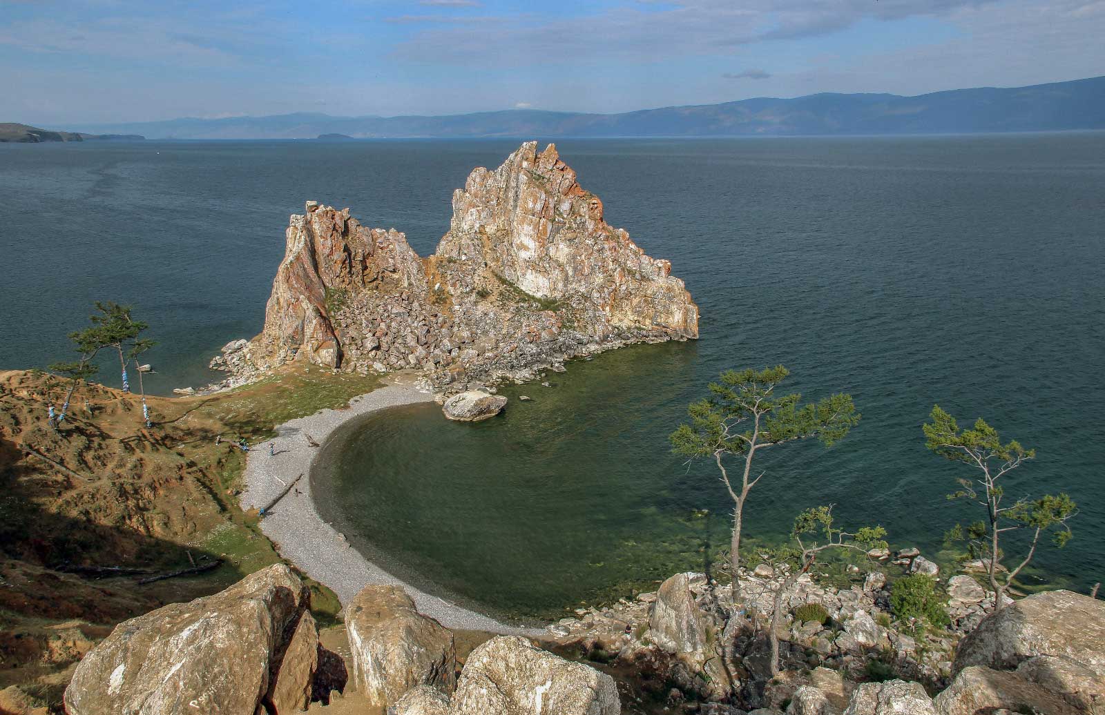 Скала Шаманка, остров Ольхон. Прибайкальский национальный парк, Россия. Фотография Е. Чумак.